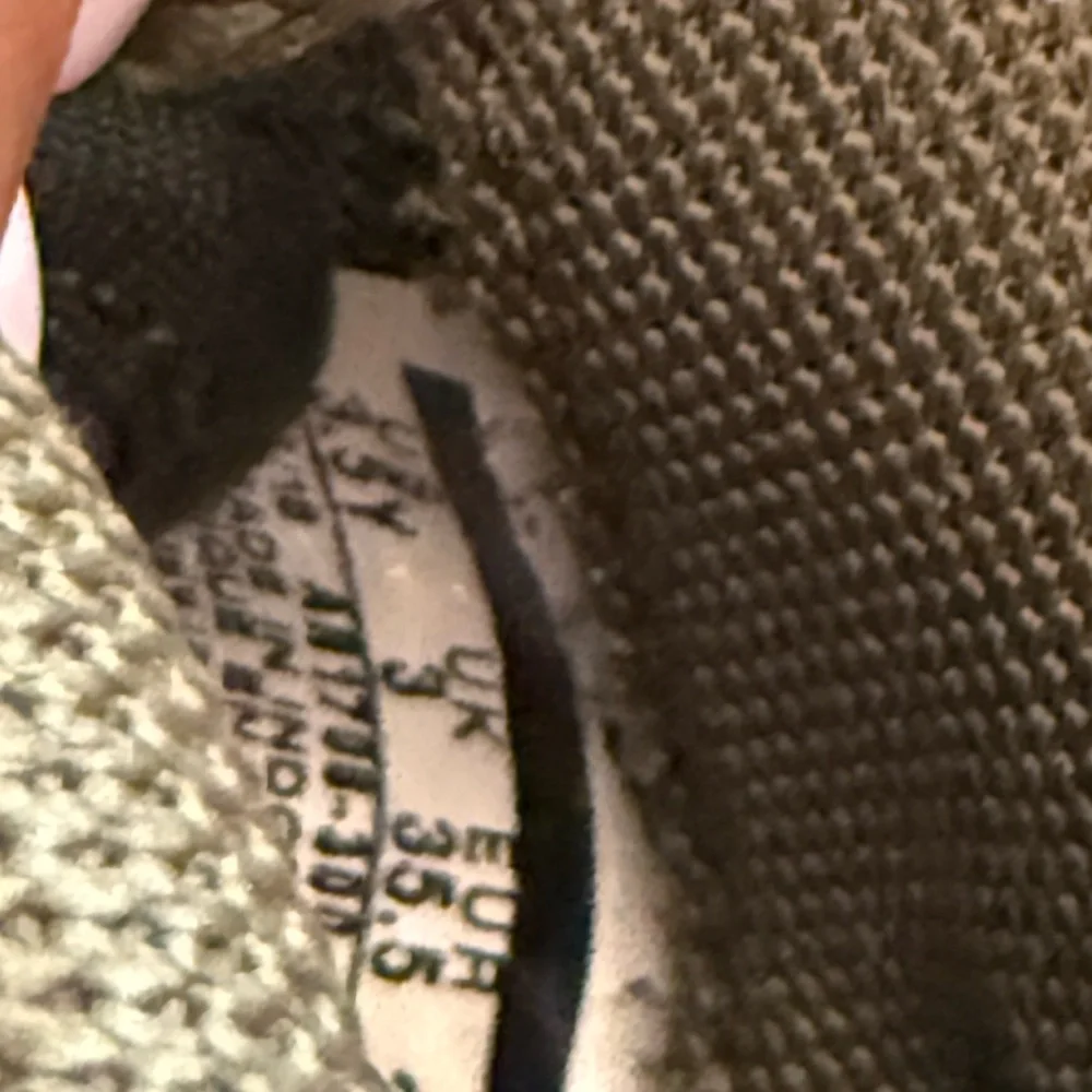 Nike Olive Sneakers with White Logo - Picture 5 of 5